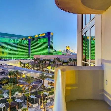 Mgm Signature-05-602 1Br 2Ba Balcony Suite